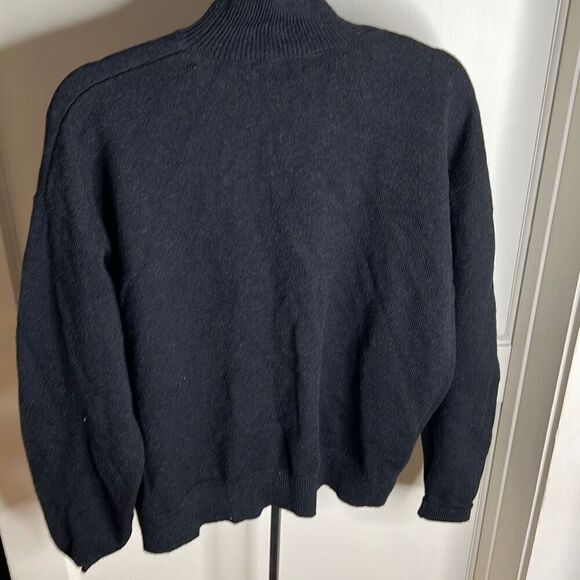 Fashion to Figure Demi Chain Detail Pullover Turtle Neck Sweater Black Cutout Pl - Picture 6 of 7